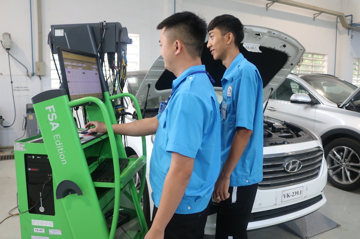Tốt nghiệp Trung học cơ sở, học sinh được miễn 100% học phí khi học trung cấp tại trường Cao đẳng Việt Nam – Hàn Quốc Bình Dương Tốt nghiệp Trung học cơ sở, học sinh được miễn 100% học phí khi học trung cấp tại trường Cao đẳng Việt Nam – Hàn Quốc Bình Dương