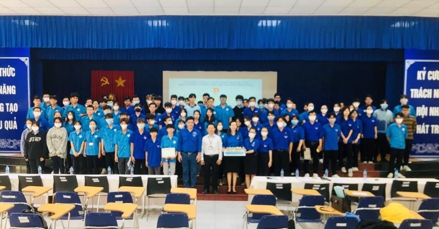 Kỷ niệm 92 năm ngày thành lập Đoàn TNCS Hồ Chí Minh Kỷ niệm 92 năm ngày thành lập Đoàn TNCS Hồ Chí Minh